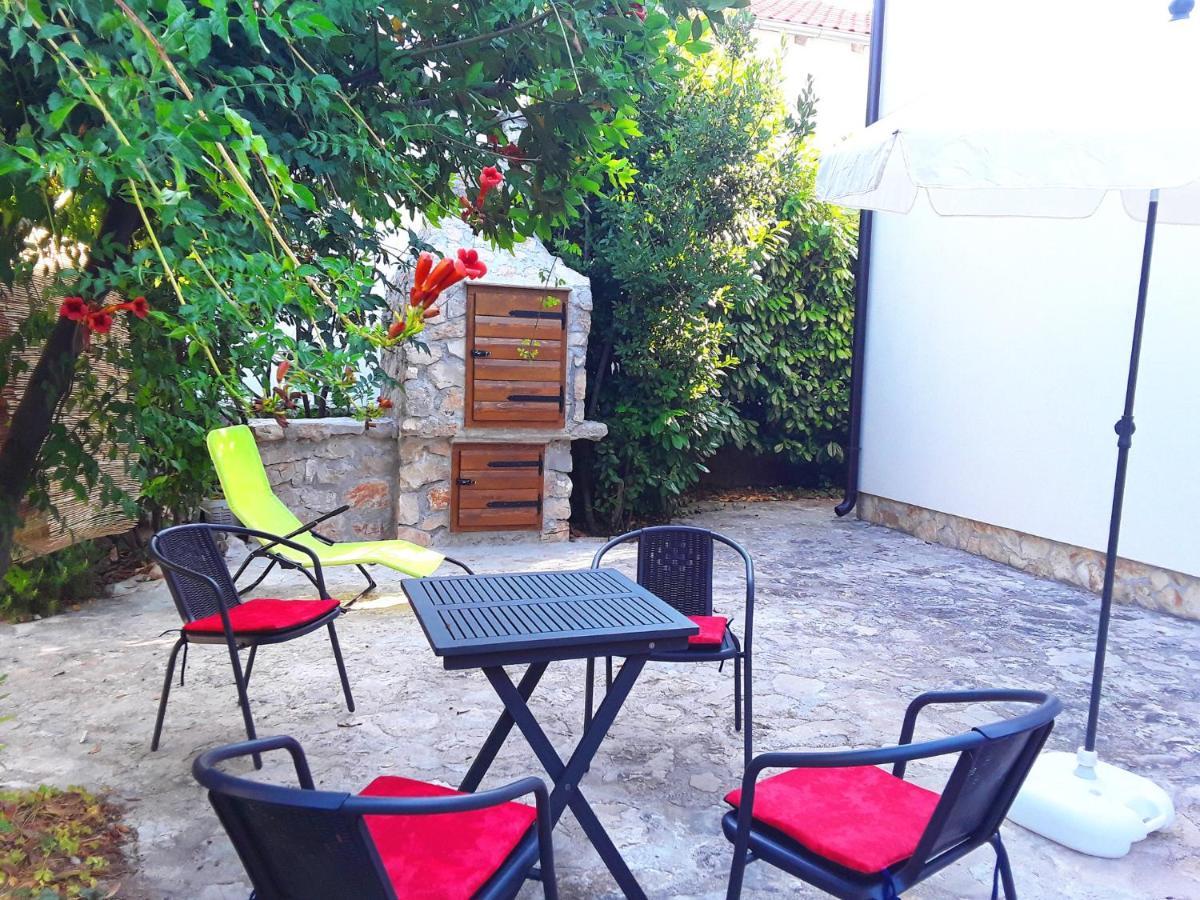 Apartmani Juliska Pirovac Exteriér fotografie
