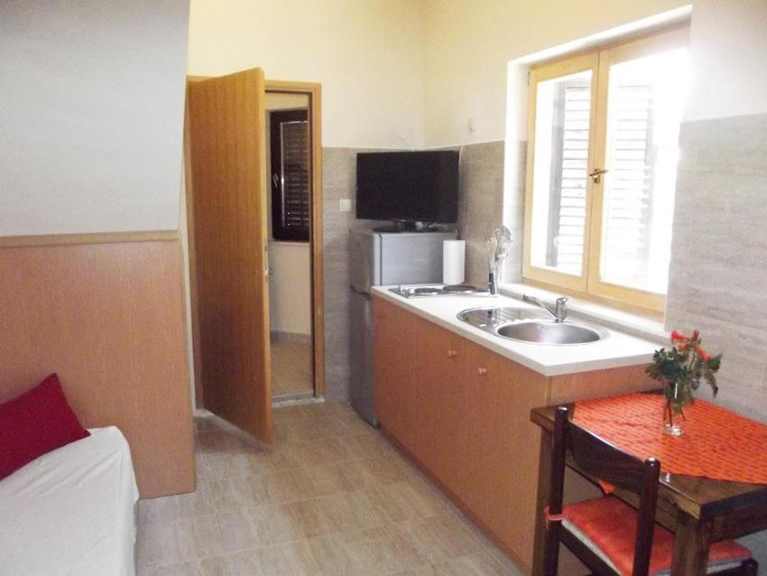 Apartmani Juliska Pirovac Exteriér fotografie